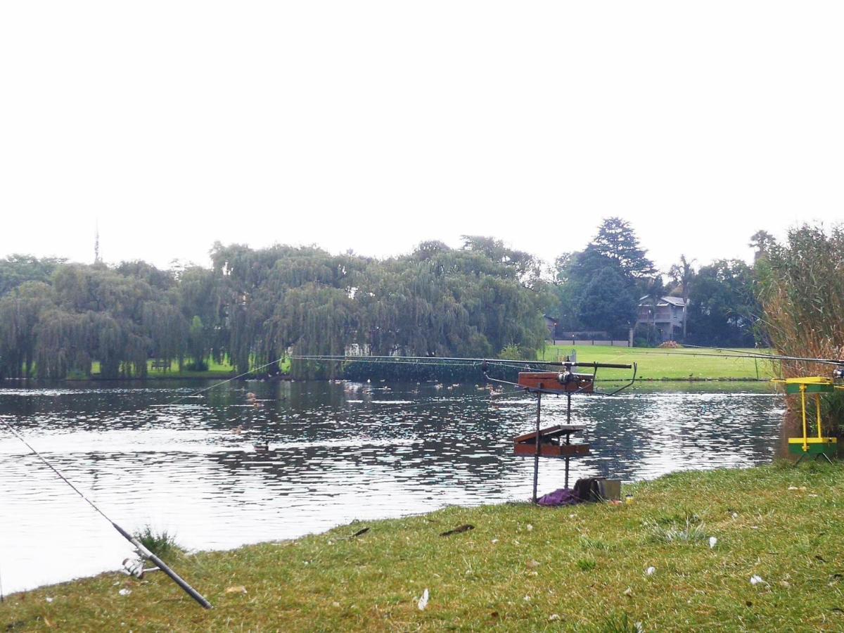 Southy Inn By The Lake Benoni Exteriör bild