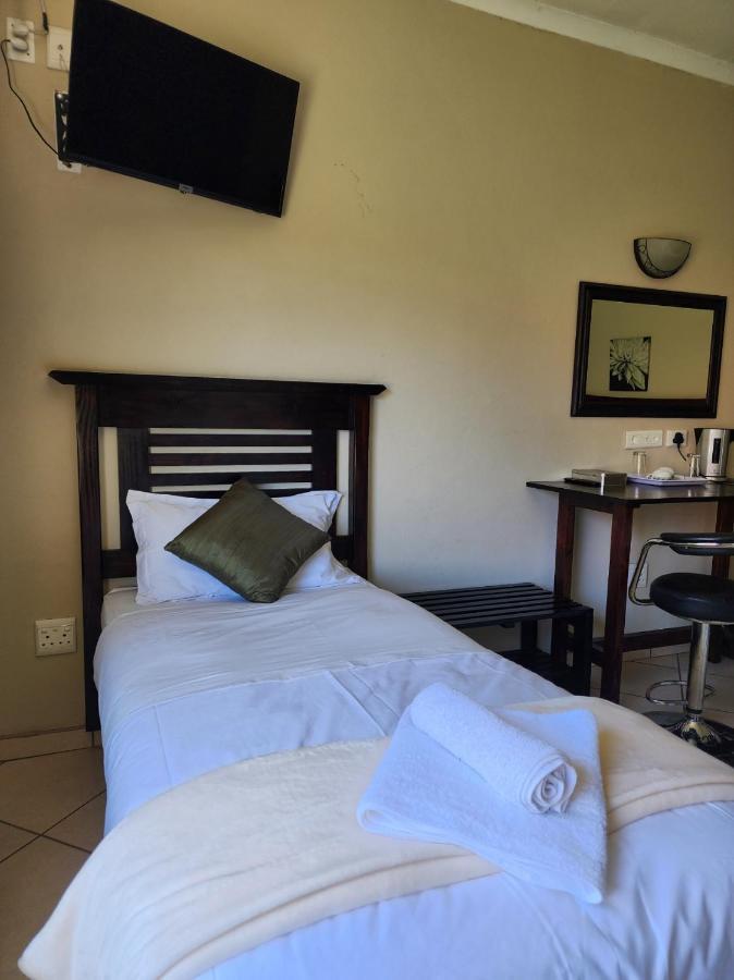 Southy Inn By The Lake Benoni Exteriör bild