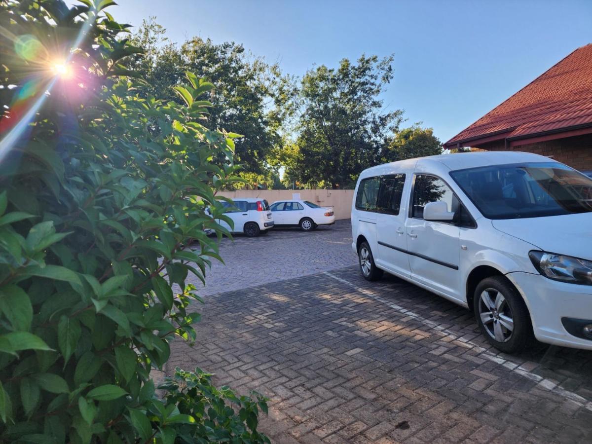 Southy Inn By The Lake Benoni Exteriör bild